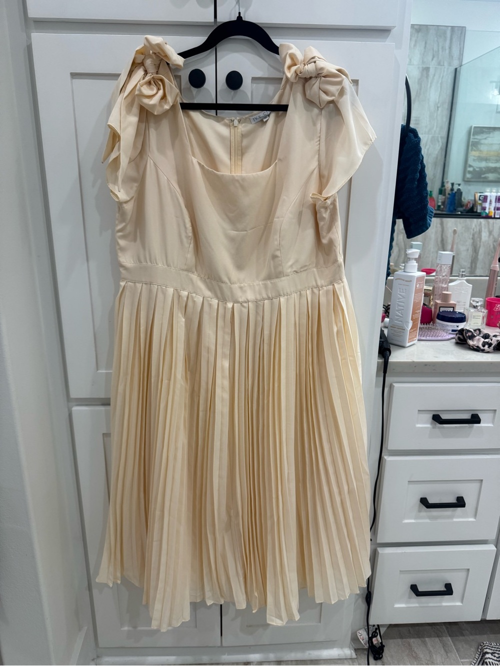ivy city co pleated midi dress